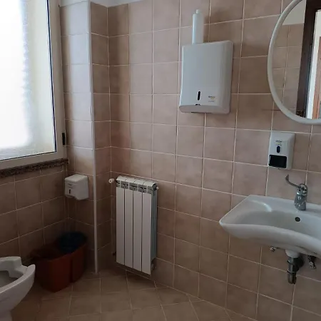 Sant'anna In Oliveta Biologica Con Vista Sullo Stretto Di Messina Camping