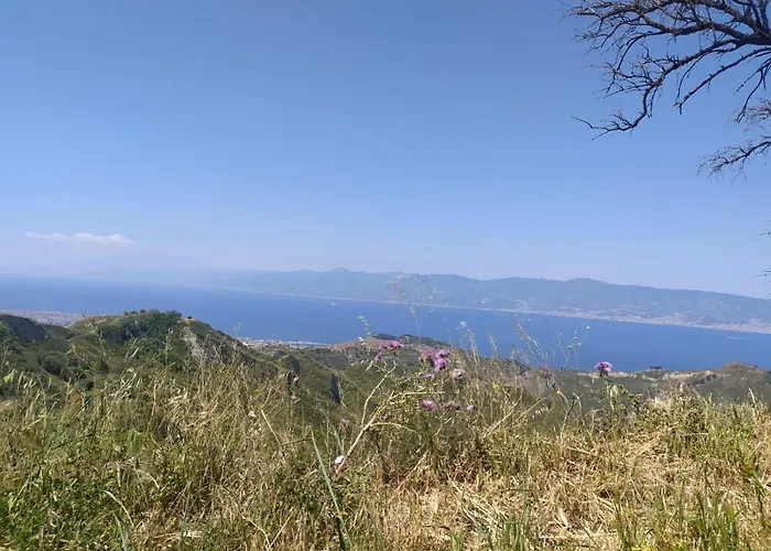 キャンプ場 Sant'anna In Oliveta Biologica Con Vista Sullo Stretto Di Messina Orti