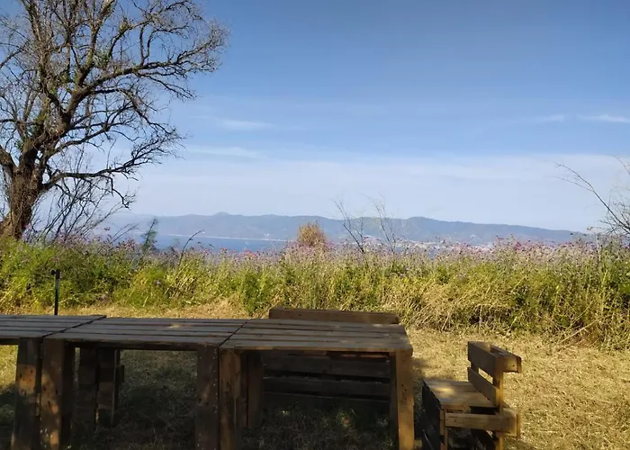 Sant'anna In Oliveta Biologica Con Vista Sullo Stretto Di Messina キャンプ場 *