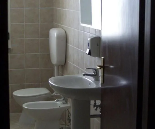 Parque de Campismo Sant'anna In Oliveta Biologica Con Vista Sullo Stretto Di Messina *