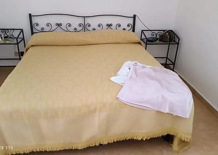 Parque de Campismo Sant'anna In Oliveta Biologica Con Vista Sullo Stretto Di Messina *